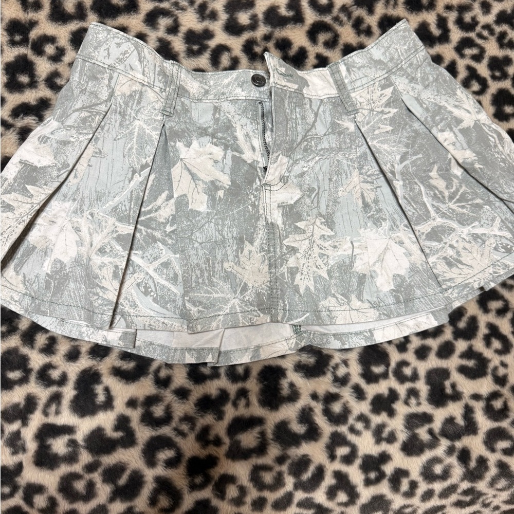 Hollister Light Gray Camo Pleated Skirt